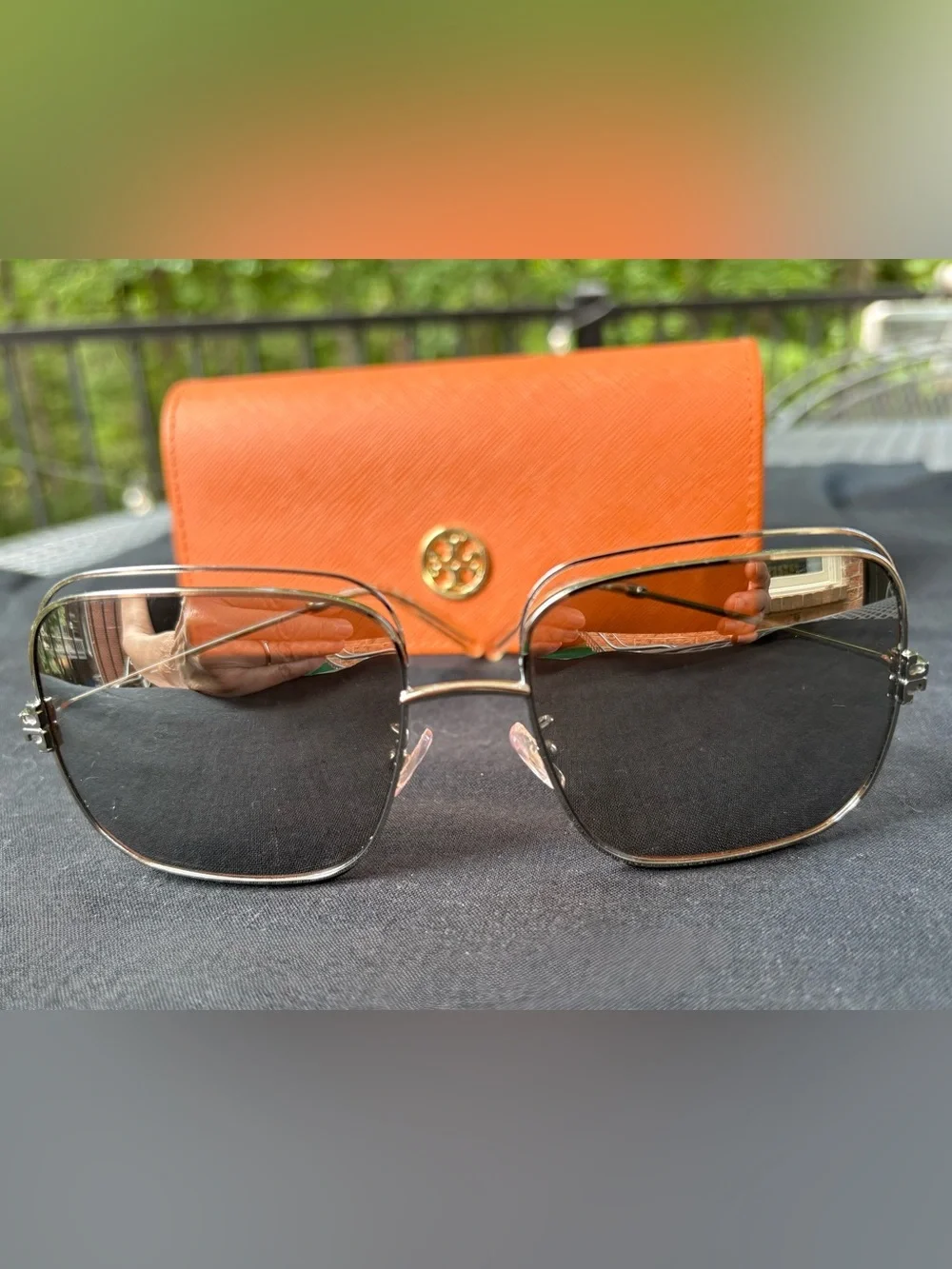 TORY BURCH 57mm Eleanor Square Sunglasses Frames/excellent Lenses/Good $69
